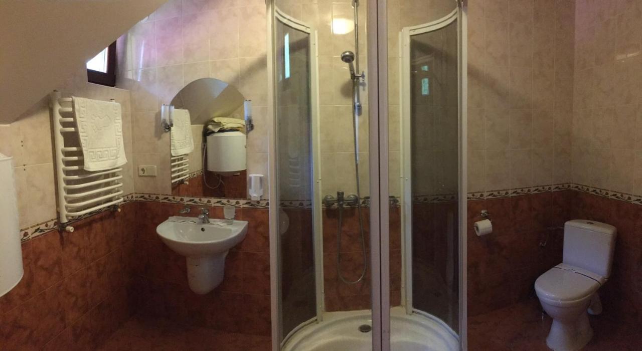 Hotel Sokolyne Gnizdo Korostov Esterno foto