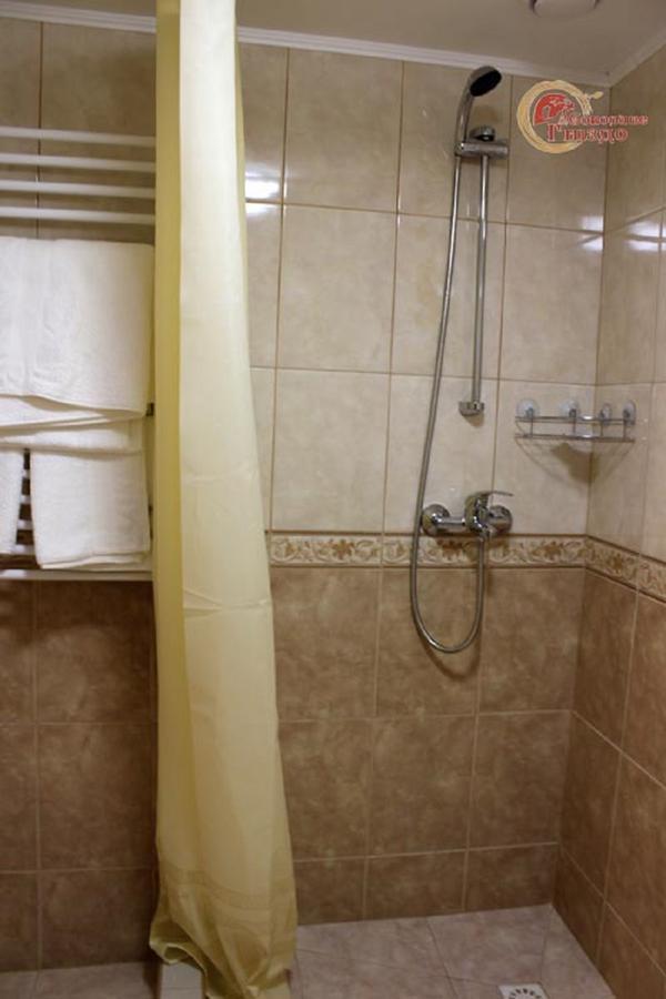 Hotel Sokolyne Gnizdo Korostov Esterno foto