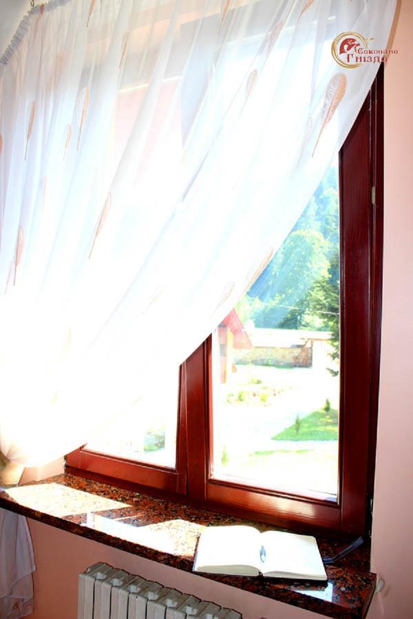 Hotel Sokolyne Gnizdo Korostov Esterno foto